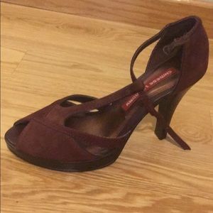 NWOT Chinese Laundry purple heels